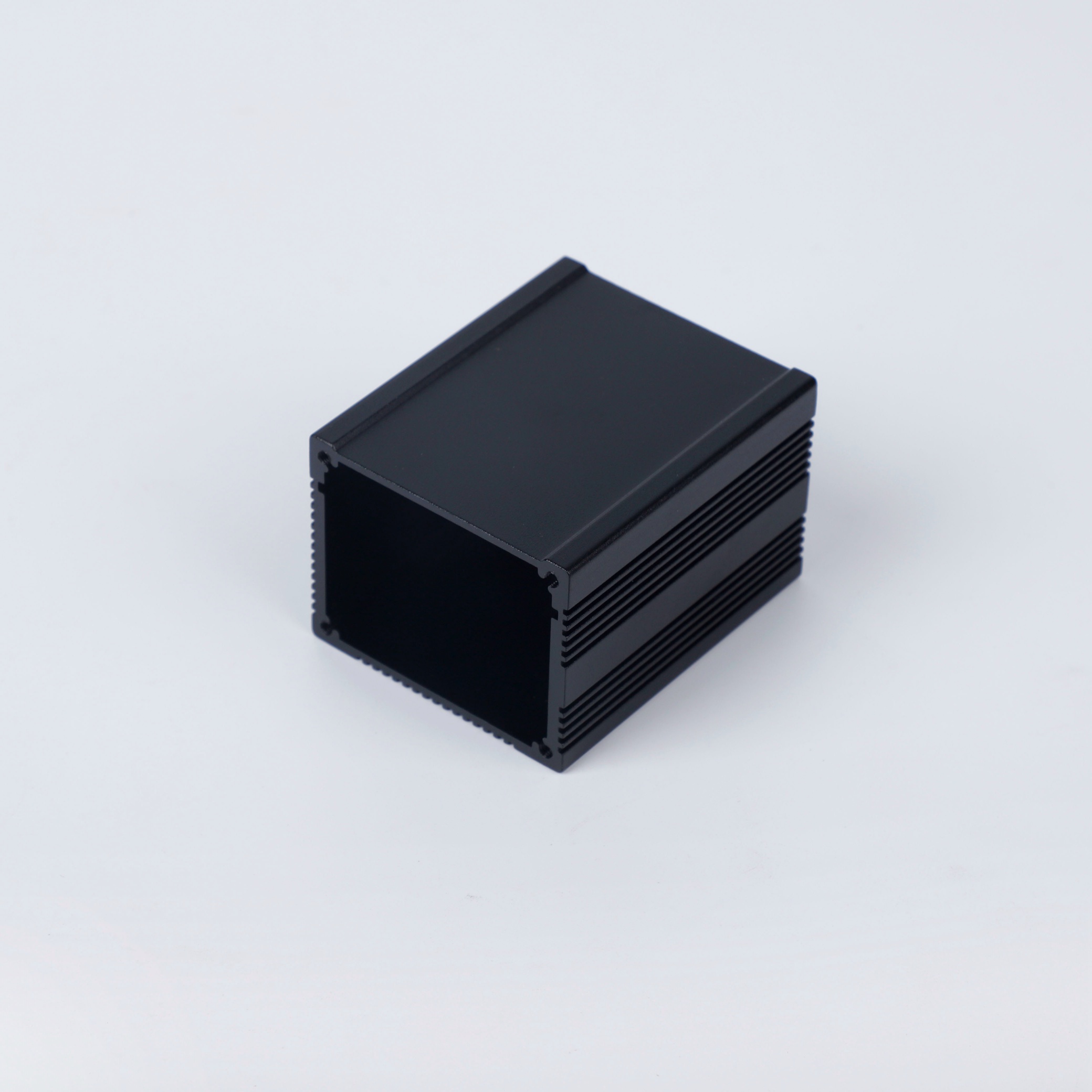 生產(chǎn)加工鋁外殼,電源控制器鋁外殼